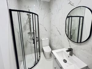 BATHROOM- click for photo gallery
